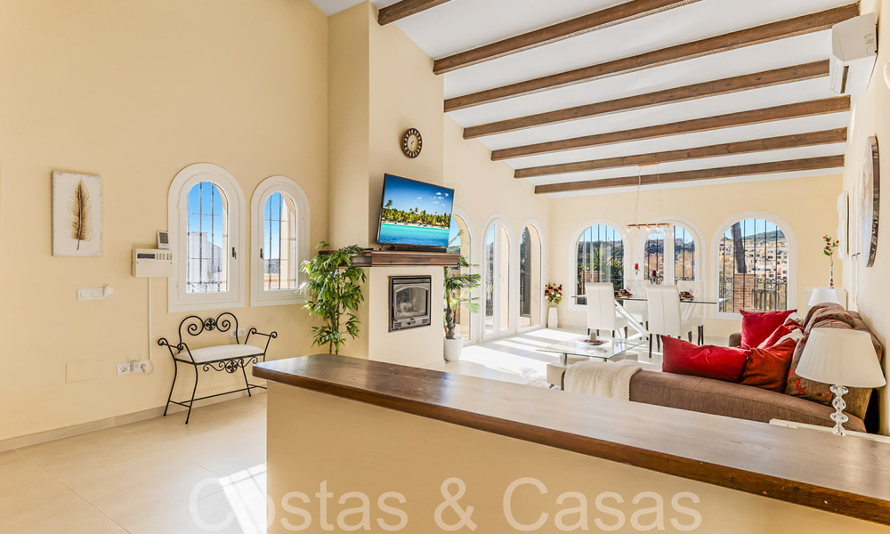 Villa andalouse à vendre dans un resort de golf, à quelques minutes du centre d'Estepona 65680