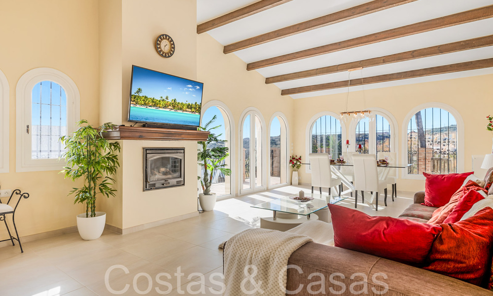 Villa andalouse à vendre dans un resort de golf, à quelques minutes du centre d'Estepona 65682