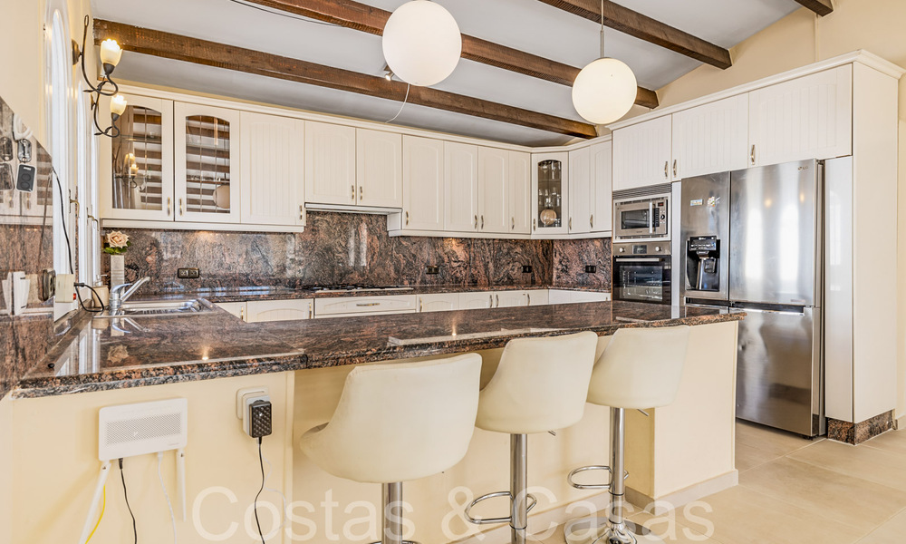 Villa andalouse à vendre dans un resort de golf, à quelques minutes du centre d'Estepona 65688