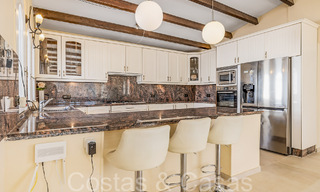 Villa andalouse à vendre dans un resort de golf, à quelques minutes du centre d'Estepona 65688 