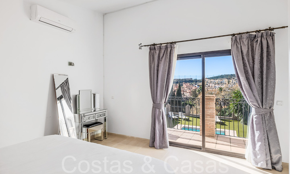 Villa andalouse à vendre dans un resort de golf, à quelques minutes du centre d'Estepona 65693