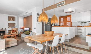 Maison de plage à vendre avec une vue imprenable sur la mer dans un complexe de première ligne de plage près de la ville d'Estepona 65383 