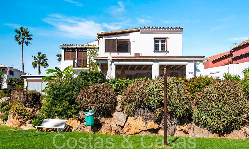 Maison de plage à vendre avec une vue imprenable sur la mer dans un complexe de première ligne de plage près de la ville d'Estepona 65386