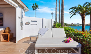 Maison de plage à vendre avec une vue imprenable sur la mer dans un complexe de première ligne de plage près de la ville d'Estepona 65390 