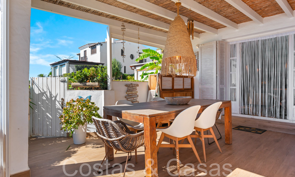 Maison de plage à vendre avec une vue imprenable sur la mer dans un complexe de première ligne de plage près de la ville d'Estepona 65391