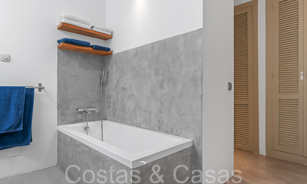 Maison de plage à vendre avec une vue imprenable sur la mer dans un complexe de première ligne de plage près de la ville d'Estepona 65399