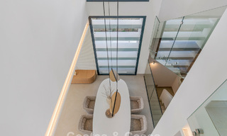 Villas de luxe neuves, modernes et individuelles à vendre à côté du terrain de golf à Estepona 800218 