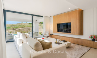 Villas de luxe neuves, modernes et individuelles à vendre à côté du terrain de golf à Estepona 800227 