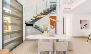 Villas de luxe neuves, modernes et individuelles à vendre à côté du terrain de golf à Estepona 800228 