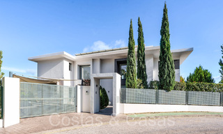 Villa de luxe moderniste à vendre dans une urbanisation fermée à La Quinta, Marbella - Benahavis 65697 