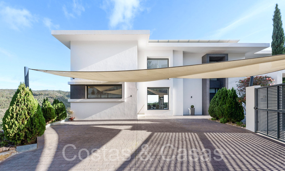 Villa de luxe moderniste à vendre dans une urbanisation fermée à La Quinta, Marbella - Benahavis 65698