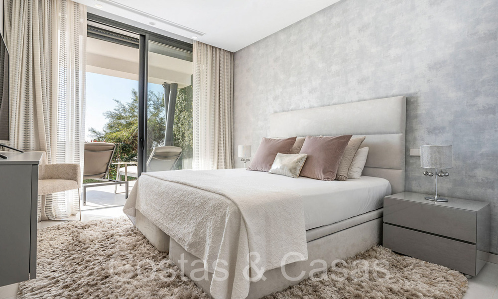 Villa de luxe moderniste à vendre dans une urbanisation fermée à La Quinta, Marbella - Benahavis 65704