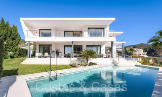 Villa de luxe moderniste à vendre dans une urbanisation fermée à La Quinta, Marbella - Benahavis 65706 