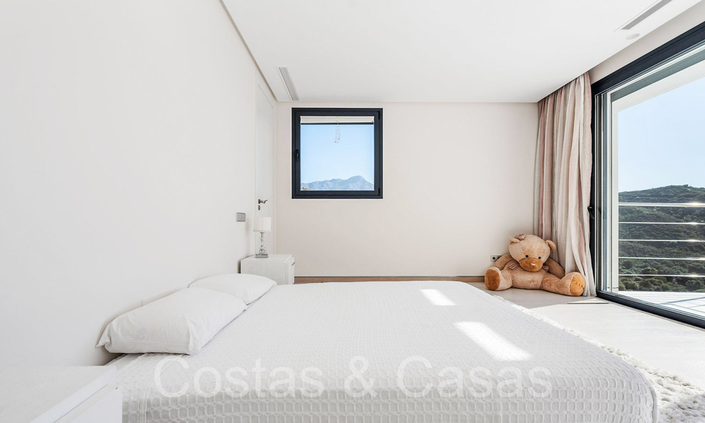 Villa de luxe moderniste à vendre dans une urbanisation fermée à La Quinta, Marbella - Benahavis 65714