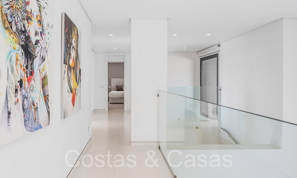 Villa de luxe moderniste à vendre dans une urbanisation fermée à La Quinta, Marbella - Benahavis 65716