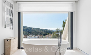 Villa de luxe moderniste à vendre dans une urbanisation fermée à La Quinta, Marbella - Benahavis 65722 