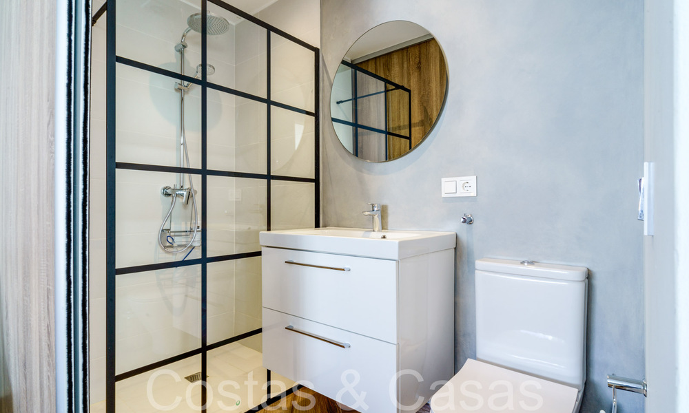 Maison mitoyenne moderne rénovée à vendre sur le New Golden Mile entre Marbella et Estepona 65739