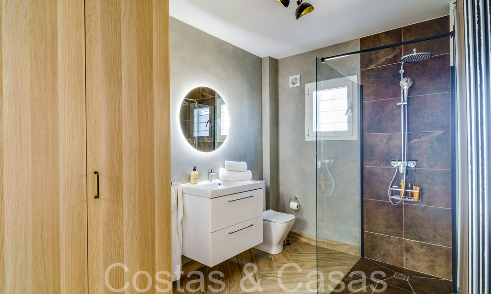 Maison mitoyenne moderne rénovée à vendre sur le New Golden Mile entre Marbella et Estepona 65742