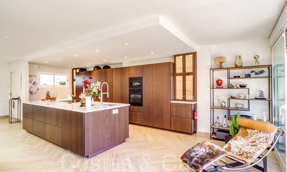 Maison mitoyenne moderne rénovée à vendre sur le New Golden Mile entre Marbella et Estepona 65753