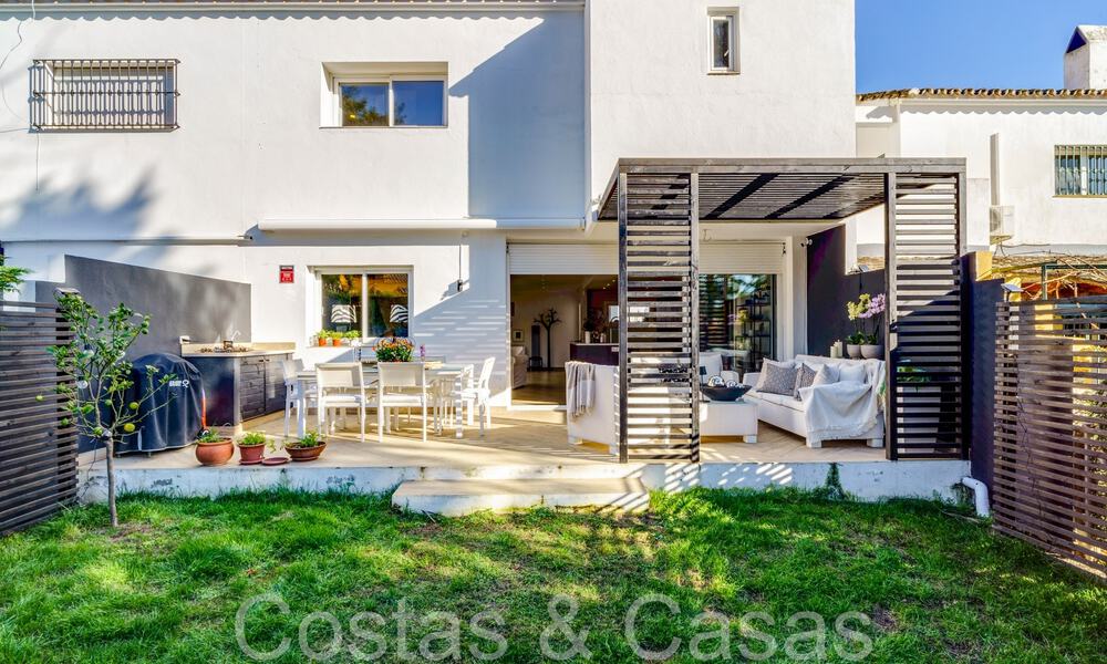 Maison mitoyenne moderne rénovée à vendre sur le New Golden Mile entre Marbella et Estepona 65759