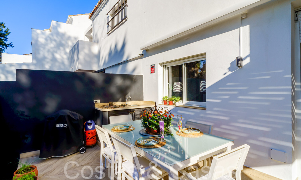 Maison mitoyenne moderne rénovée à vendre sur le New Golden Mile entre Marbella et Estepona 65760