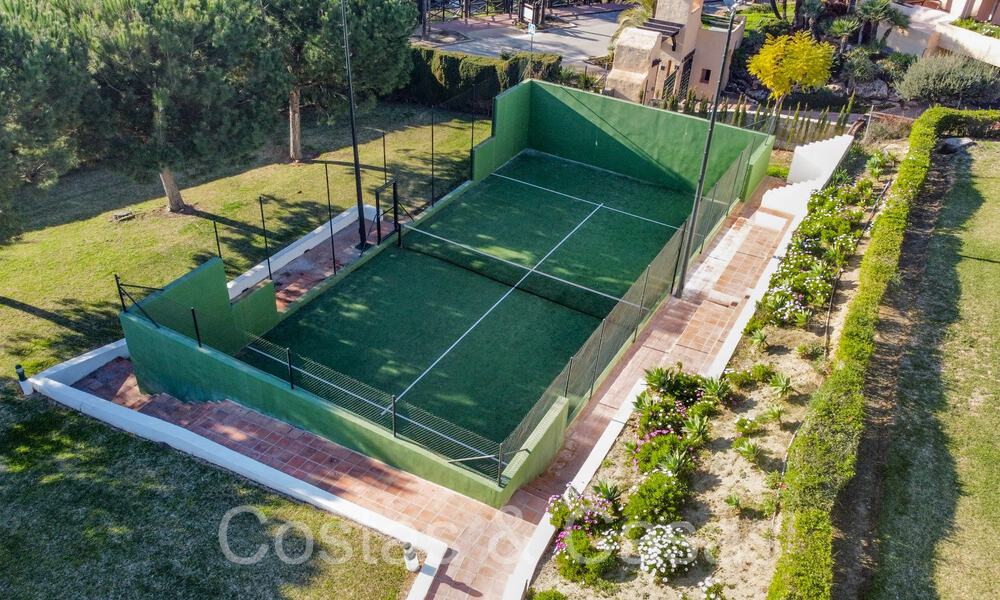 Maison mitoyenne moderne rénovée à vendre sur le New Golden Mile entre Marbella et Estepona 65764