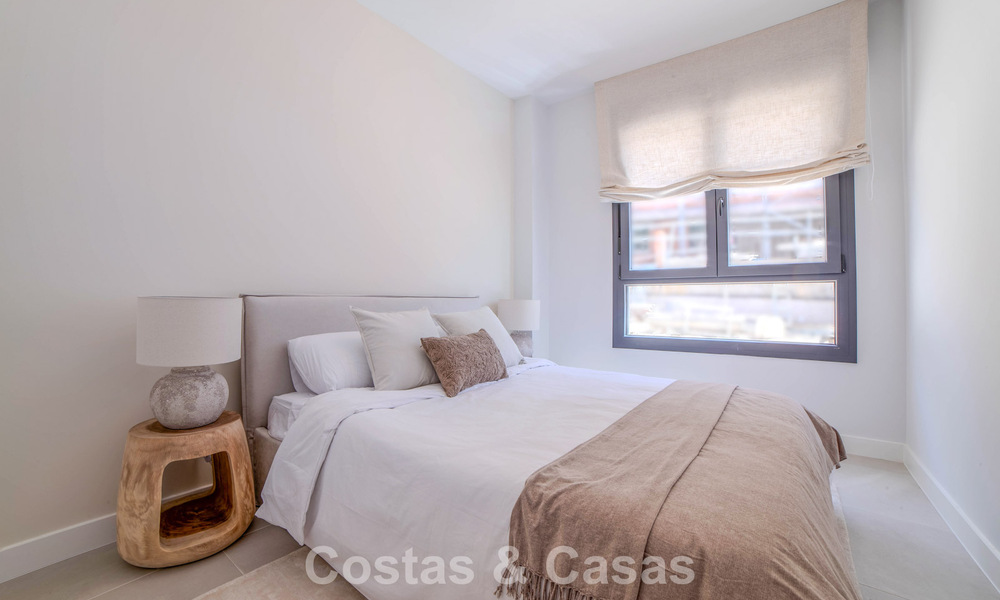 Appartements de nouvelle construction au design avant-gardiste à vendre, en première ligne de golf à Casares, Costa del Sol 799004