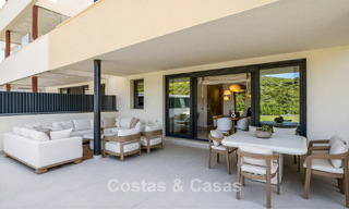 Appartements de nouvelle construction au design avant-gardiste à vendre, en première ligne de golf à Casares, Costa del Sol 799005 