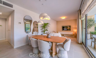 Appartements de nouvelle construction au design avant-gardiste à vendre, en première ligne de golf à Casares, Costa del Sol 799007 
