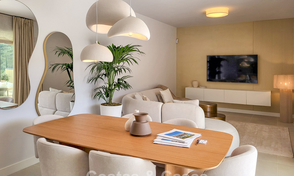 Appartements de nouvelle construction au design avant-gardiste à vendre, en première ligne de golf à Casares, Costa del Sol 799008