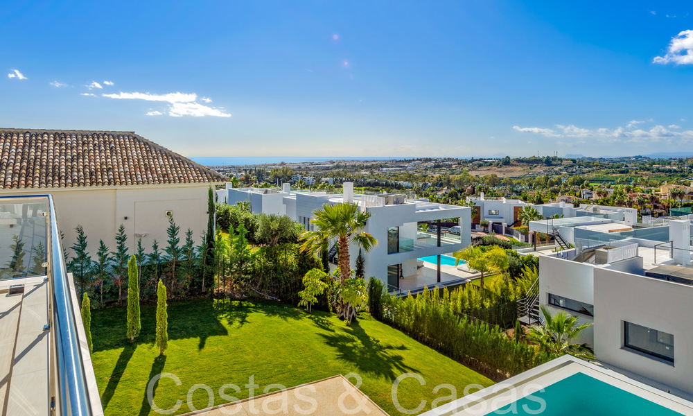 Villa neuve de style architectural moderne à vendre dans la vallée du golf de Nueva Andalucia, Marbella 65888