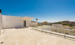 Villa neuve de style architectural moderne à vendre dans la vallée du golf de Nueva Andalucia, Marbella 65901 
