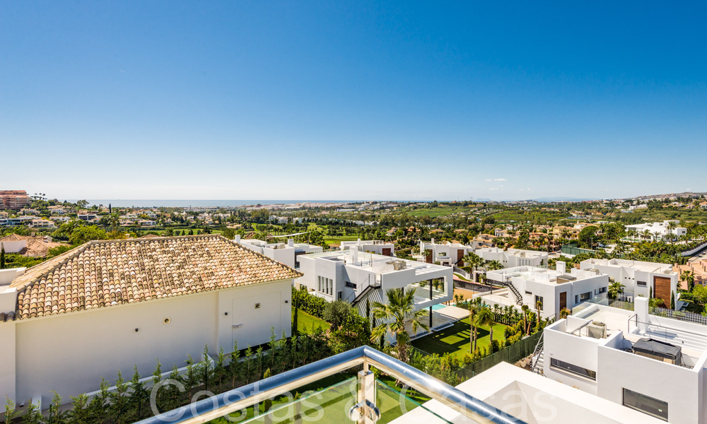 Villa neuve de style architectural moderne à vendre dans la vallée du golf de Nueva Andalucia, Marbella 65902