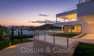 Villa neuve de style architectural moderne à vendre dans la vallée du golf de Nueva Andalucia, Marbella 65923 