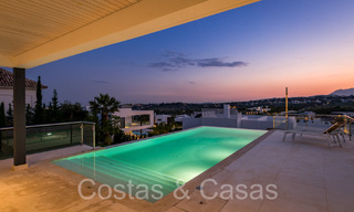 Villa neuve de style architectural moderne à vendre dans la vallée du golf de Nueva Andalucia, Marbella 65924 