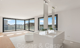 Villa neuve de style architectural moderne à vendre dans la vallée du golf de Nueva Andalucia, Marbella 65941 