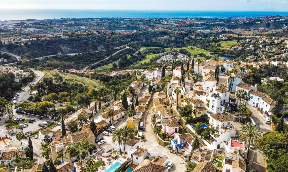 Maison mitoyenne pittoresque avec vue sur la mer à vendre sur les collines de Marbella - Benahavis 65943