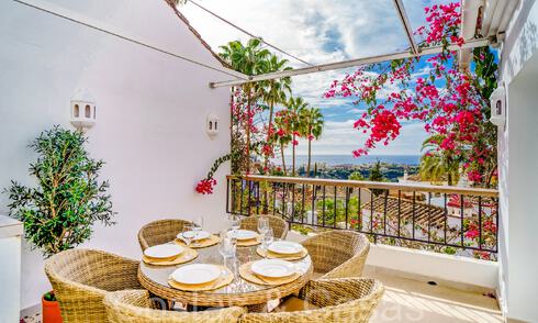 Maison mitoyenne pittoresque avec vue sur la mer à vendre sur les collines de Marbella - Benahavis 65968