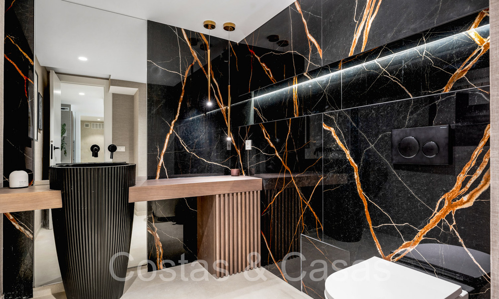 Maison mitoyenne magnifiquement rénovée à vendre sur le Golden Mile de Marbella 65780