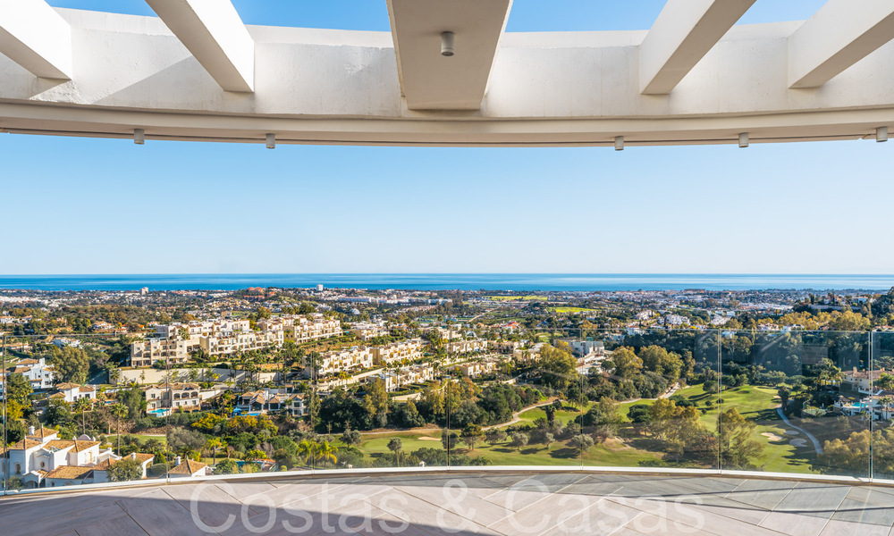 Penthouse exclusif avec vue sur la mer, le golf et la montagne à vendre à Benahavis - Marbella 65876
