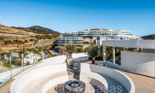 Penthouse exclusif avec vue sur la mer, le golf et la montagne à vendre à Benahavis - Marbella 65878 