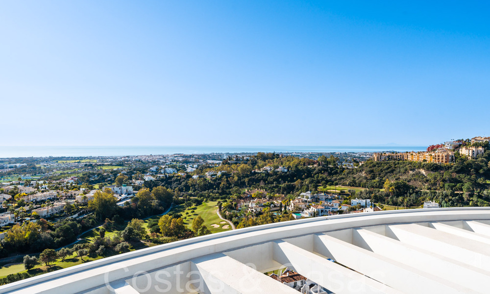 Penthouse exclusif avec vue sur la mer, le golf et la montagne à vendre à Benahavis - Marbella 65880