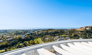 Penthouse exclusif avec vue sur la mer, le golf et la montagne à vendre à Benahavis - Marbella 65880 