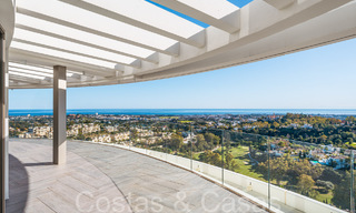 Penthouse exclusif avec vue sur la mer, le golf et la montagne à vendre à Benahavis - Marbella 65885 
