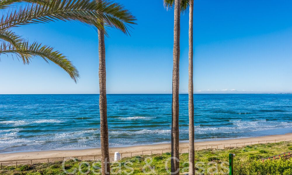Appartement spacieux à vendre dans un complexe de plage fermé avec vue imprenable sur la mer à l'est du centre de Marbella 66053
