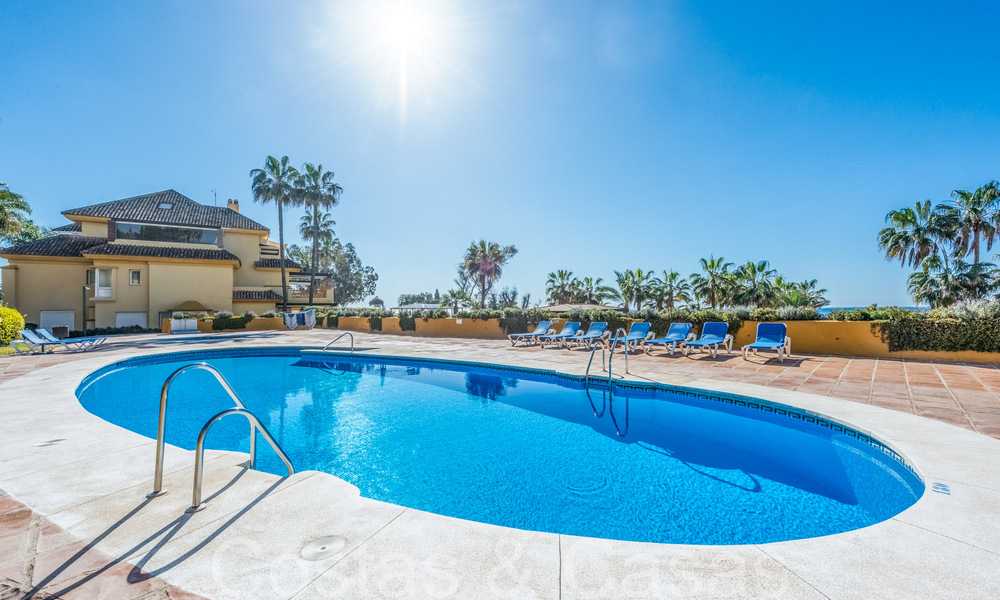 Appartement spacieux à vendre dans un complexe de plage fermé avec vue imprenable sur la mer à l'est du centre de Marbella 66059