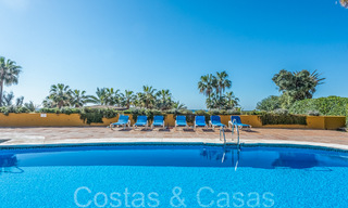 Appartement spacieux à vendre dans un complexe de plage fermé avec vue imprenable sur la mer à l'est du centre de Marbella 66060 