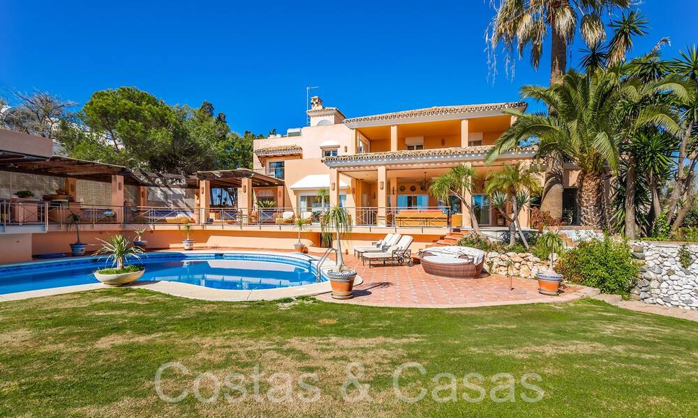 Villa andalouse à vendre directement sur la plage, sur le New Golden Mile entre Marbella et Estepona 66246