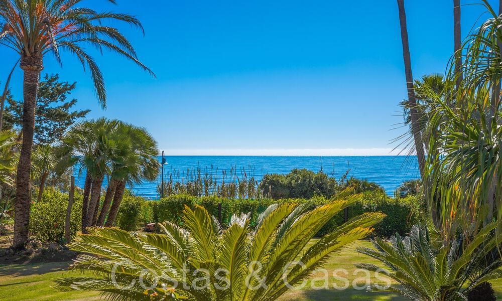 Villa andalouse à vendre directement sur la plage, sur le New Golden Mile entre Marbella et Estepona 66250