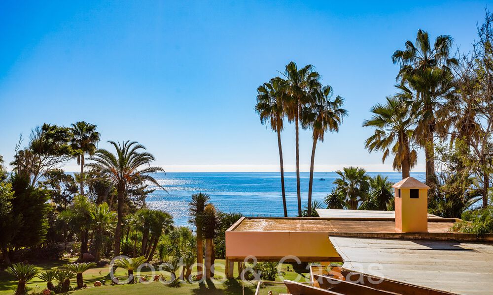 Villa andalouse à vendre directement sur la plage, sur le New Golden Mile entre Marbella et Estepona 66256
